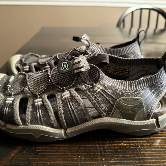 Keen Sandals Men’s 9 - Picture 1 of 5
